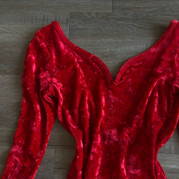 Vintage Red Crushed Velvet Bodysuit - Picture 3 of 4